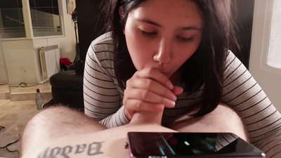 Maneso ny zanako vavy aho raha mijery Disney [Cum]